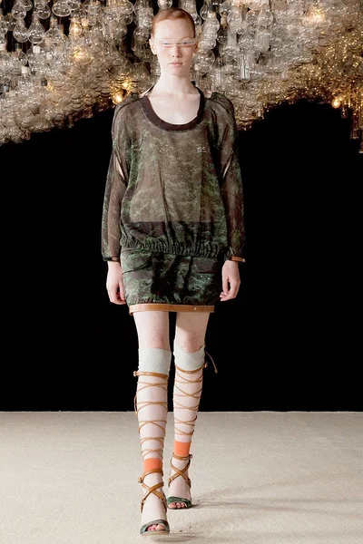 Look 19
